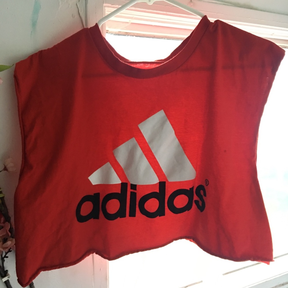 Adidas cropped and sleeveless shirt